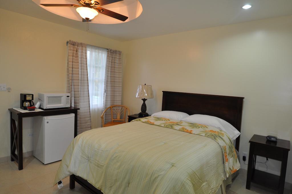 Rainbow Hotel Caye Caulker Δωμάτιο φωτογραφία